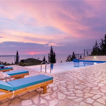 Vila Sapphire Blue Kalamítsi